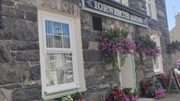Tafarn Yr Iorwerth