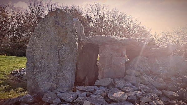 Trefignath Chambered Tomb photo 5